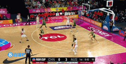 犯规麻烦！首节四分钟不到 张茹进攻要位吃到本场个人第三次犯规